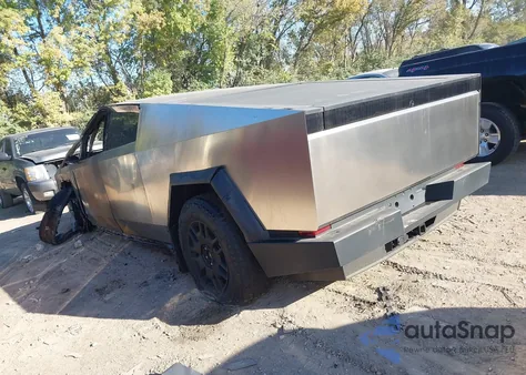 2024 Tesla Cybertruck z USA, uszkodzony, nr VIN 7G2CEHED0RA018502